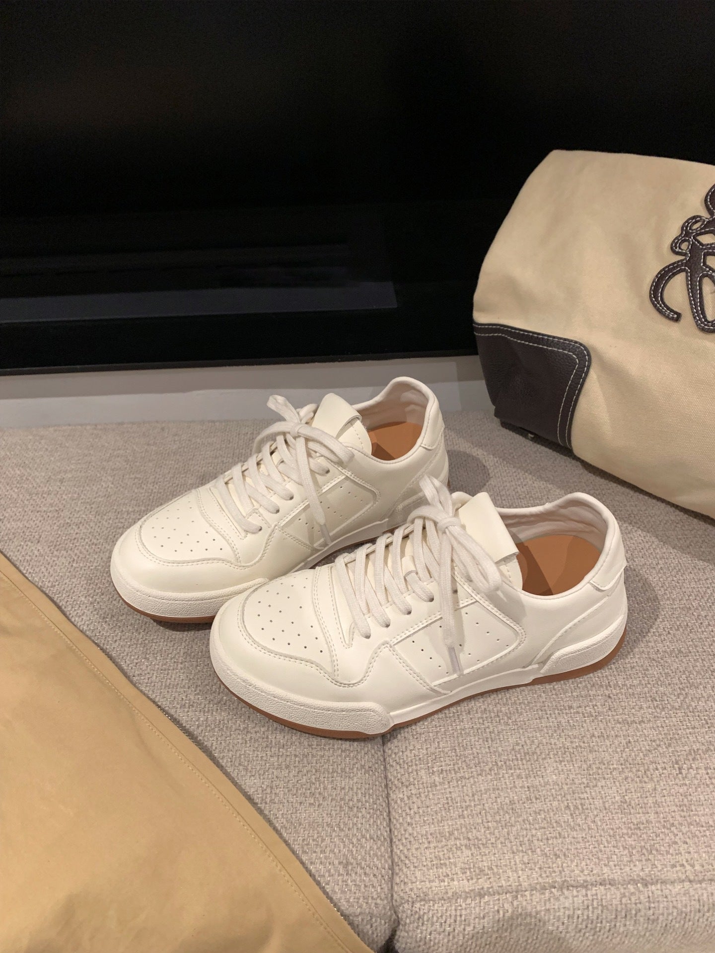 Women's Genuine Super Hot Simple White Autumn Fashionable Women's Casual Shoes