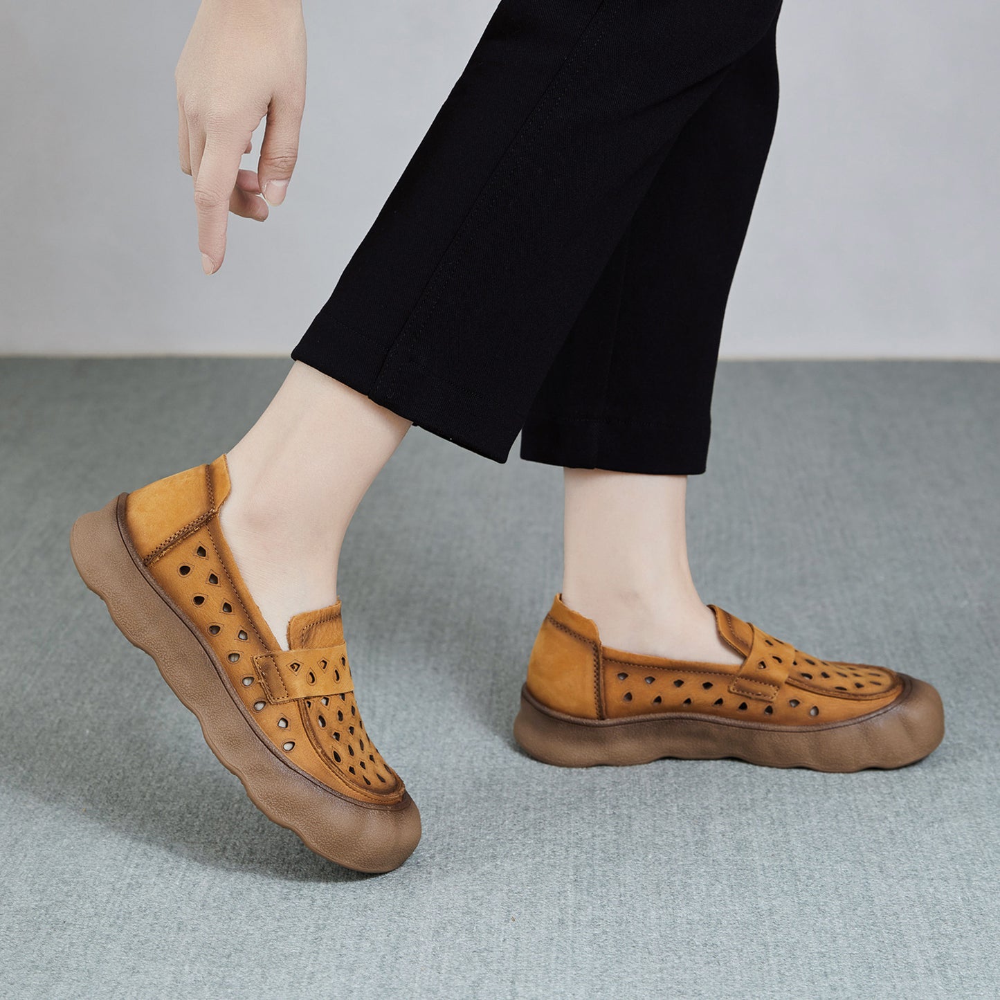 Women's Genuine Breathable One Pedal Soft Bottom Closed Women's Casual Shoes