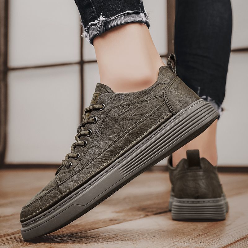 Men's Board Martin Small Feet Green Handsome Sneakers