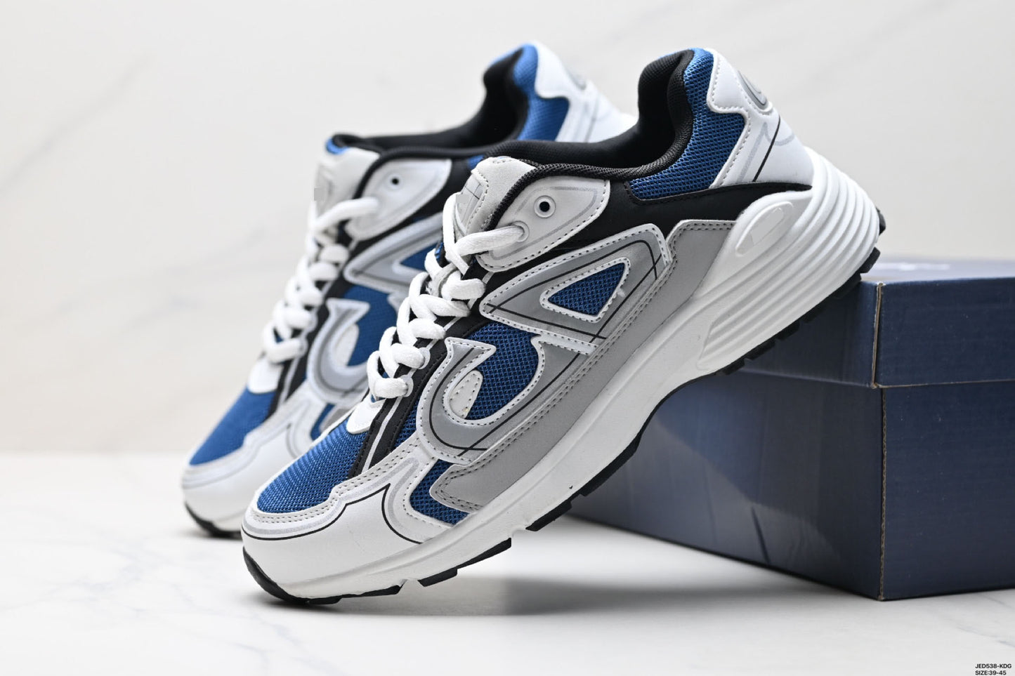 Women's & Men's Word Classic Style Sier Horn King Fashionable Raise The Men's Sports Shoes