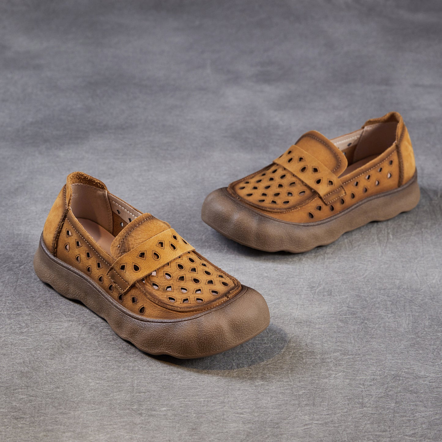 Women's Genuine Cowhide Retro Flat Cosy Hole Women's Casual Shoes