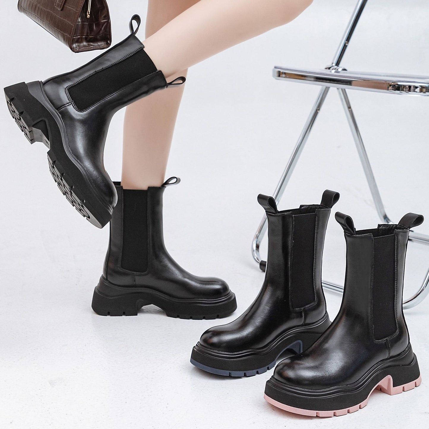 Women's Winter Thick Bottom Martin Black Round Smoke Pipe Trendy Height Women's Leather Boots