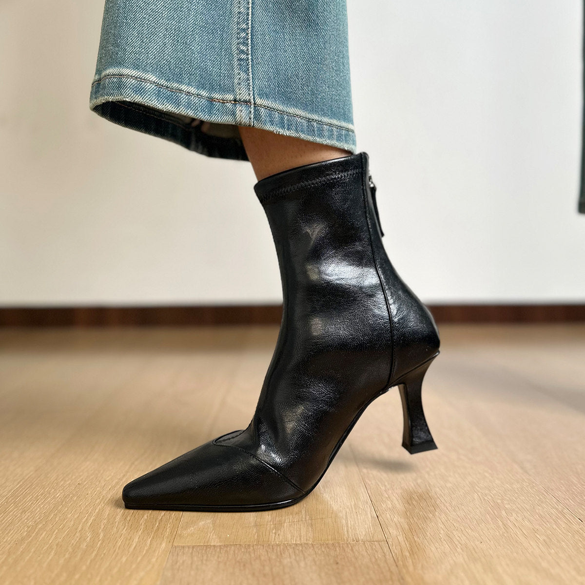 Women's Cowhide Version French Pointed Toe Stretch Thin Women's Leather Boots