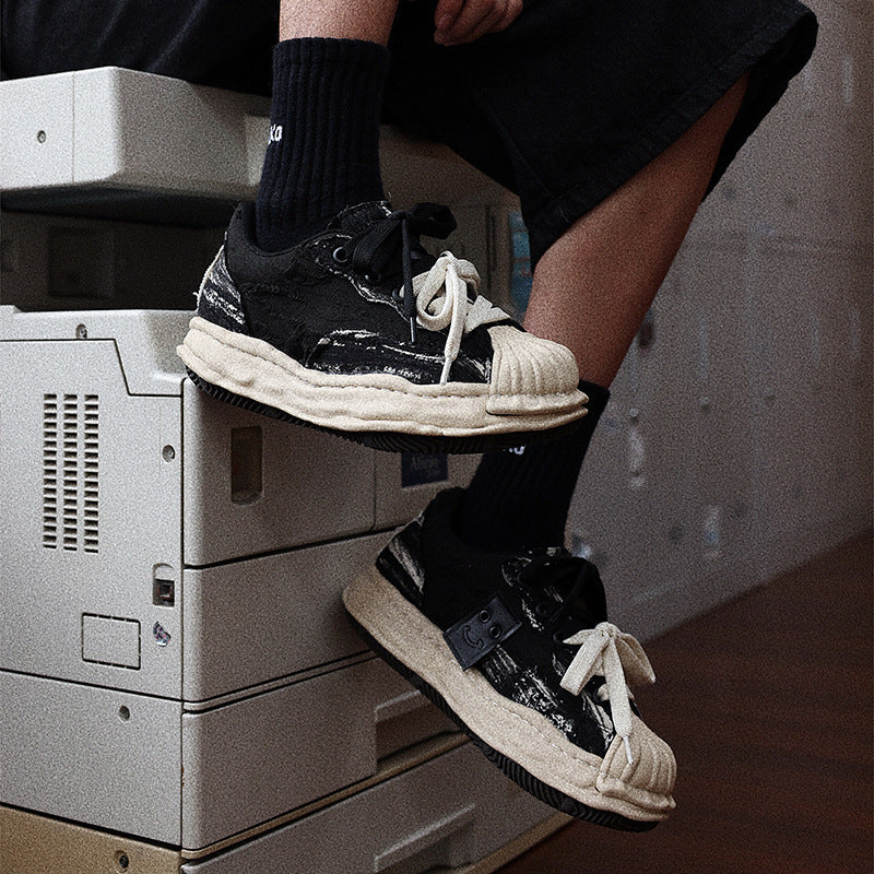 Design Shell Toe Dissoed Raise The Sneakers