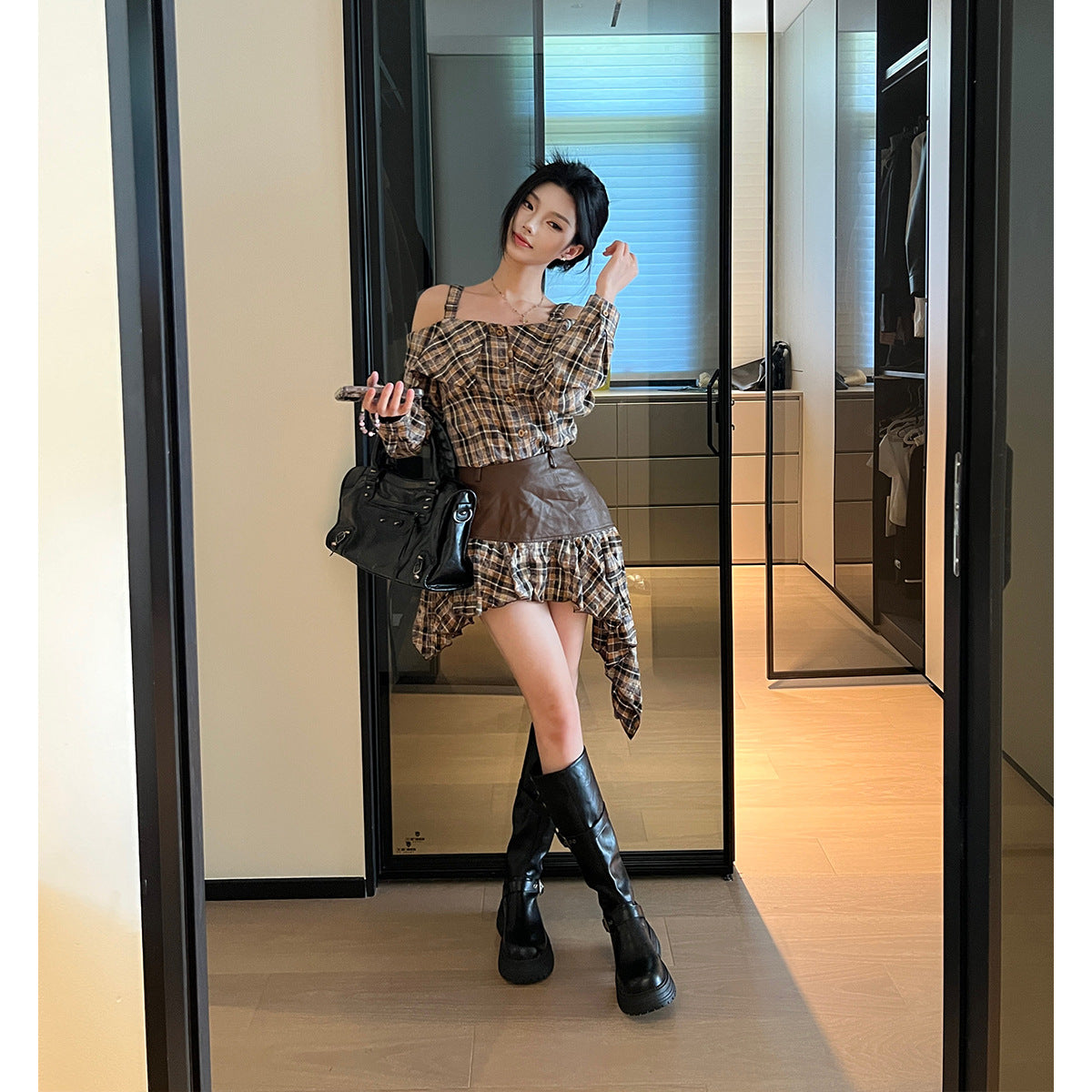 Women's Milk Drinking Sheepskin Platform Tube Knight Boots