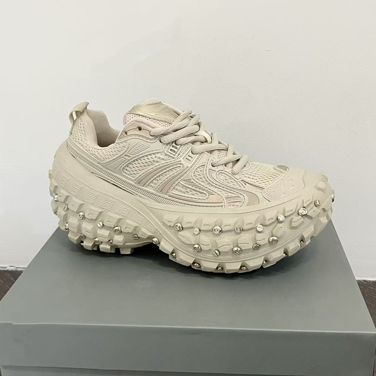 Women's Rivet Tire Durian Platform Dad Fashionable Fried Arcade Women's Casual Shoes