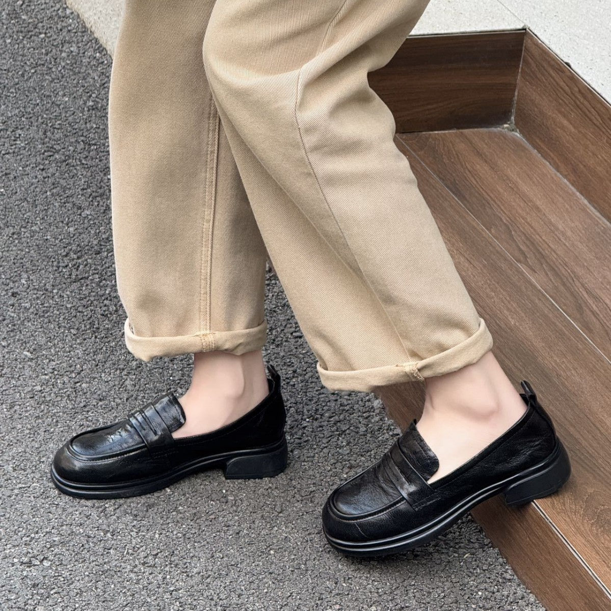 Women's British Style Sheepskin Round Head Slip-on Women's Casual Shoes