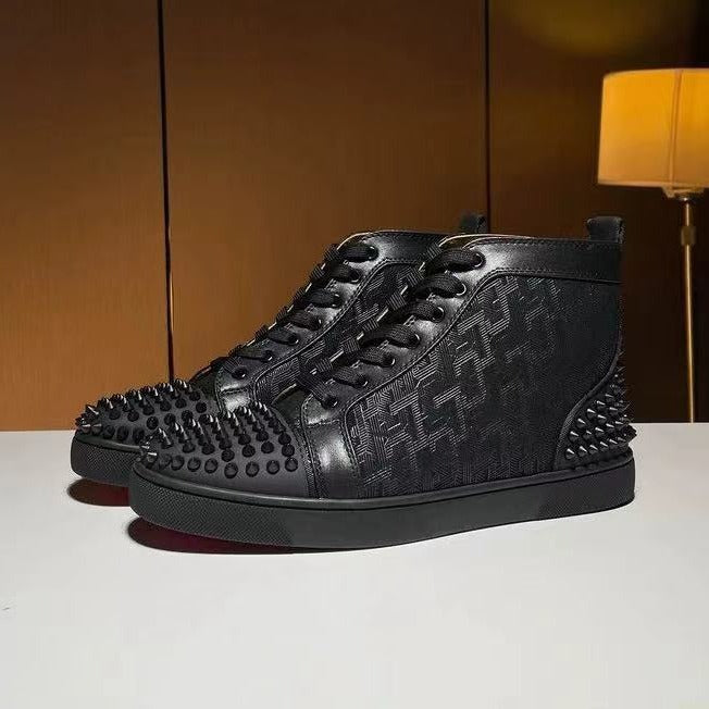 Beautiful Men's Rivet Trendy Wild Board Men's Casual Shoes