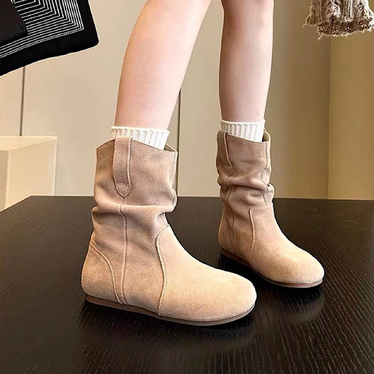 Women's Retro Flat Bottom Short Knee-high Sleeve Round Toe Pile Boots