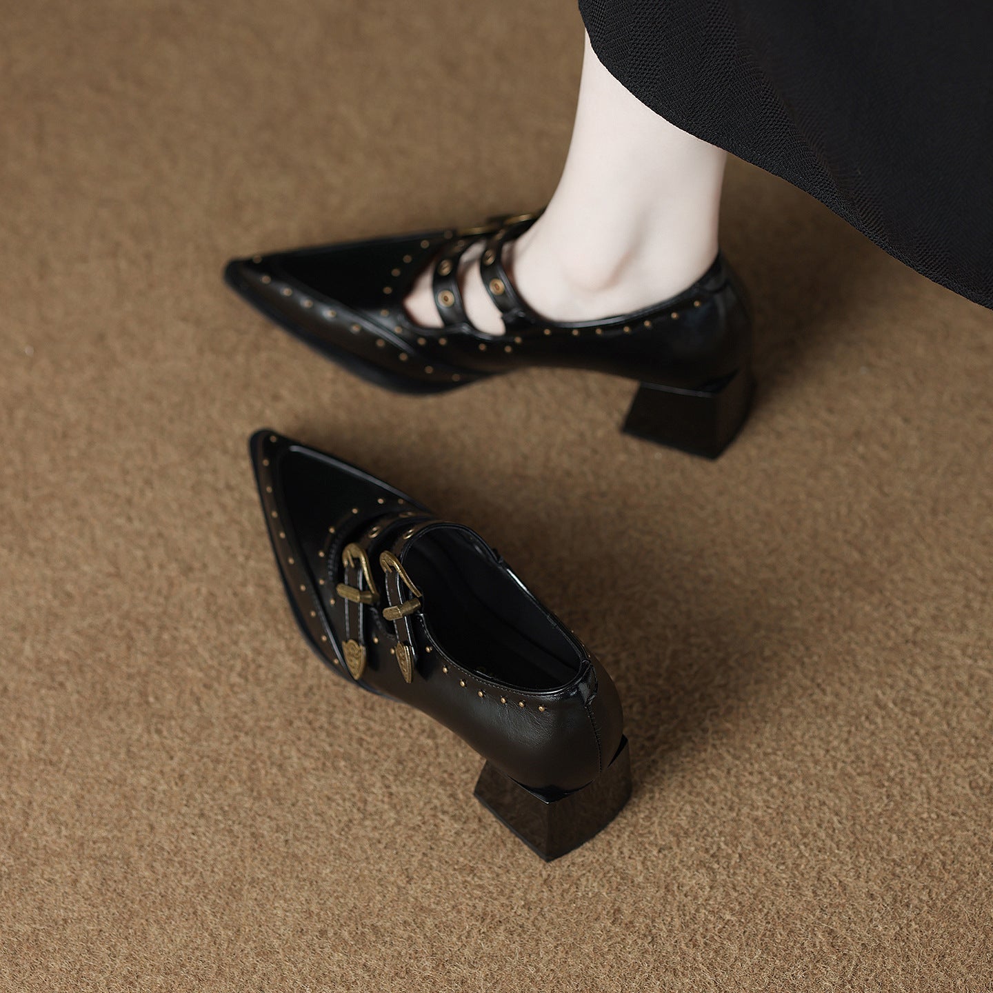 Women's Metal Buckle Thick Small Single-layer Shallow Mouth Pointed Temperament Mary Heels