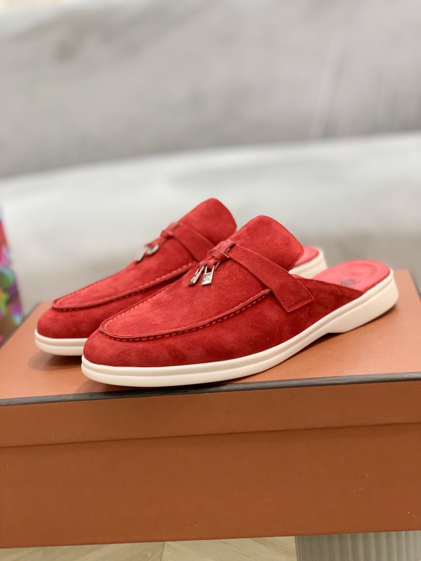 Women's & Men's Toe Box Plus Size Genuine Lazy Comfortable Slip-on Flat Slippers