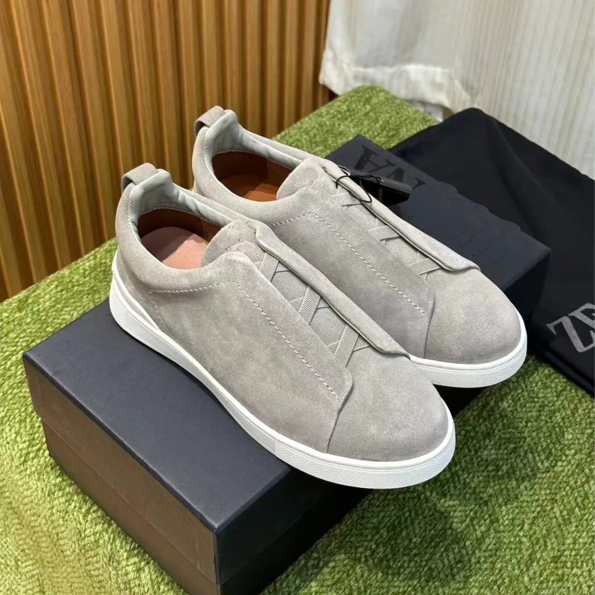 Women's & Men's Cover Flat Solid Color Suede High-cut Sneakers