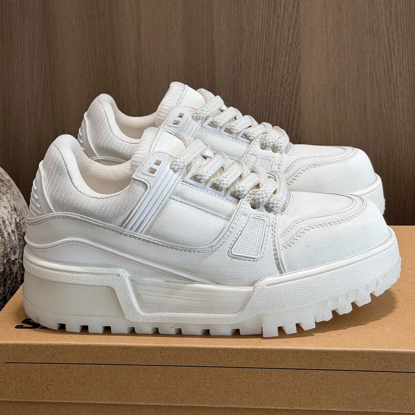 Women's Thick-soled Spring Versatile Height Increasing Comfortable Warm Leisure Board Women's Sports Shoes