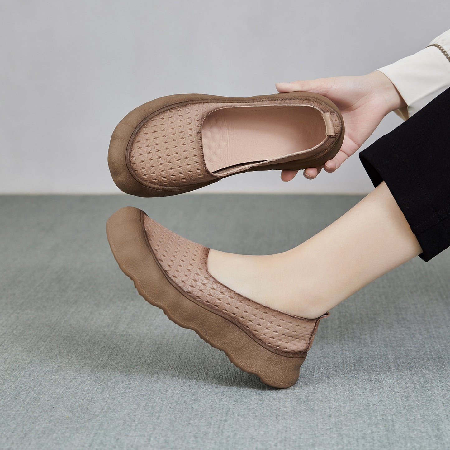 Women's Shallow Mouth Pumps Spring First Layer Cowhide Slip-on Lazy Loafers