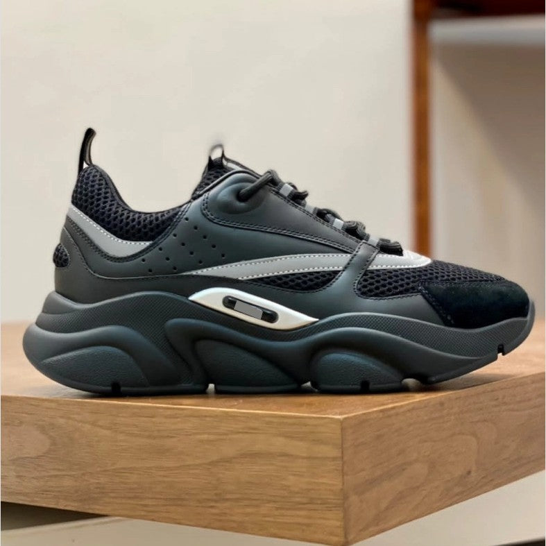 Men's Thick Sole Mesh Breathable Lightweight Elevator Wild Men's Sports Shoes