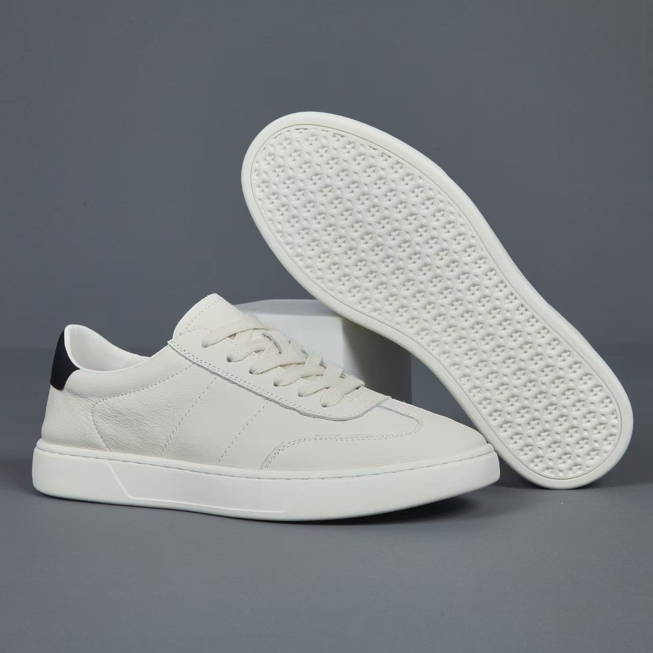 Men's Korean Style Fashionable Summer Breathable White Men's Board Shoes
