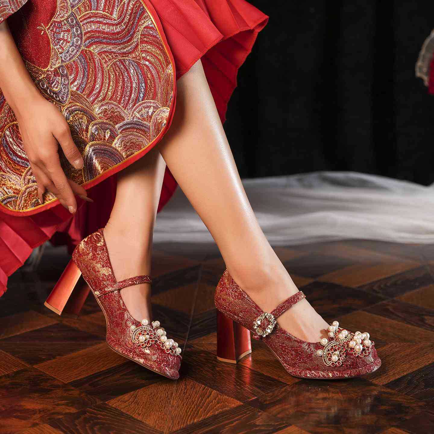 Jacquard Wedding Pearl Rhinestone Chunky Square Toe All-inclusive Heels