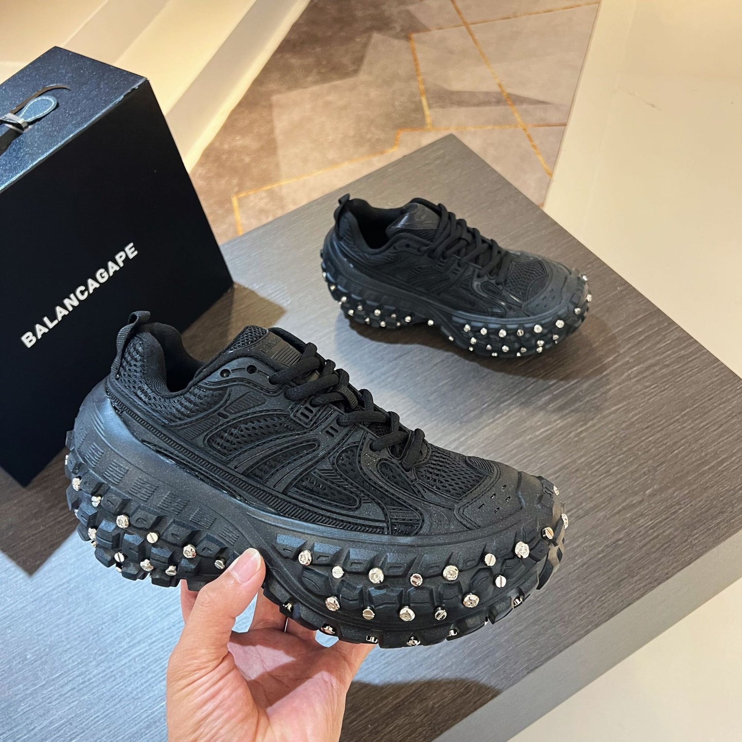 Women's Low Top Lovers Fashion Distressed Raise Casual Shoes