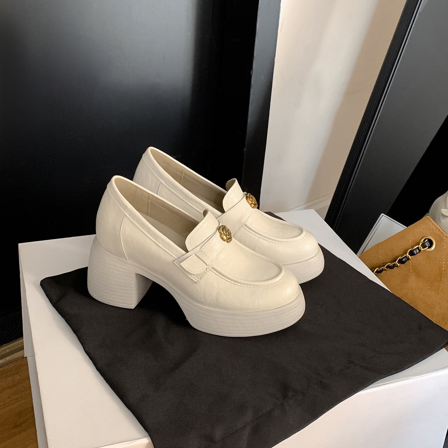 Women's Cowhide Version Genuine Camellia Black High-heeled Small Chunky Leather Shoes