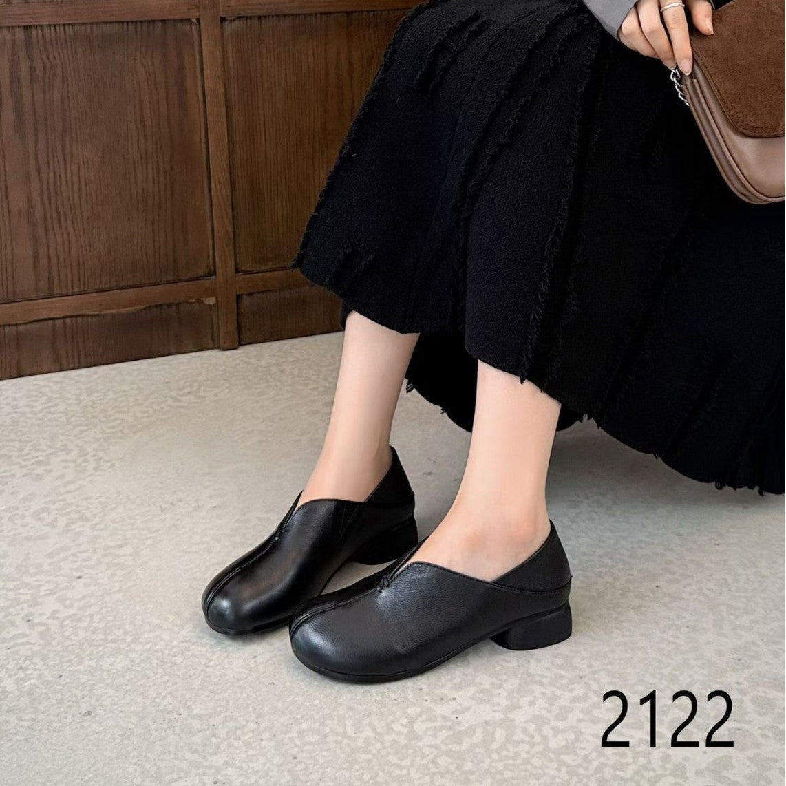 Women's Retro Genuine Temperament Commute Slip-on Short Women's Fashion Shoes