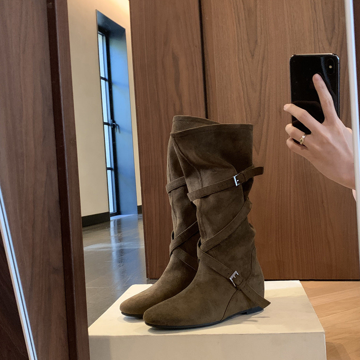 Women's Pile Style Height Increasing Korean Round Toe Buckle Soft Pleated Women's Leather Boots