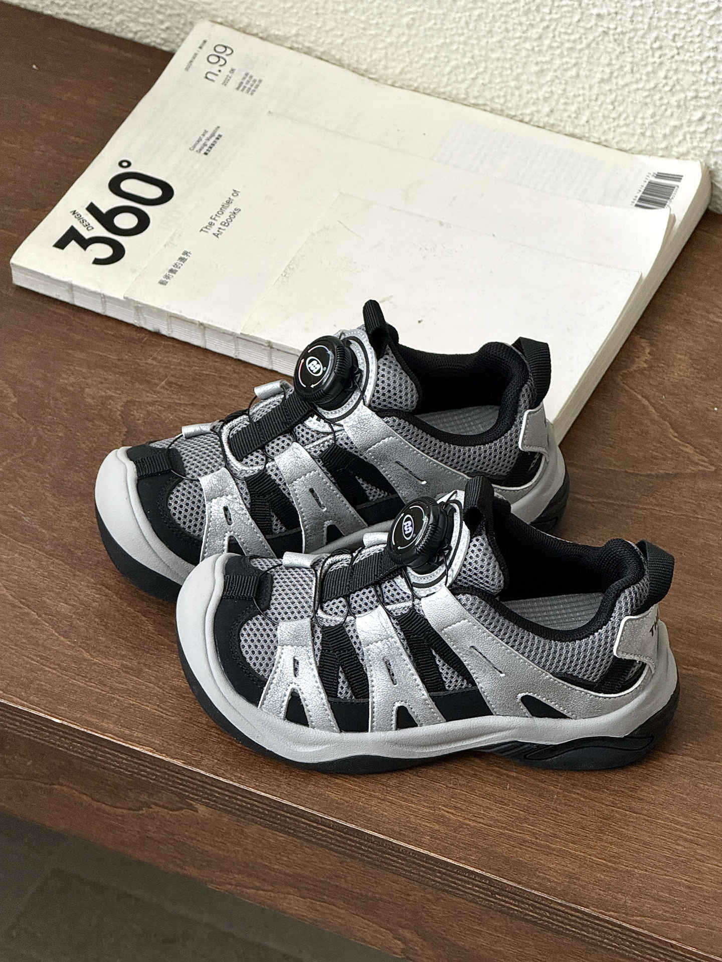 Outdoor Boys Breathable Rotating Buckle Easy To Wear Children's Sports Shoes