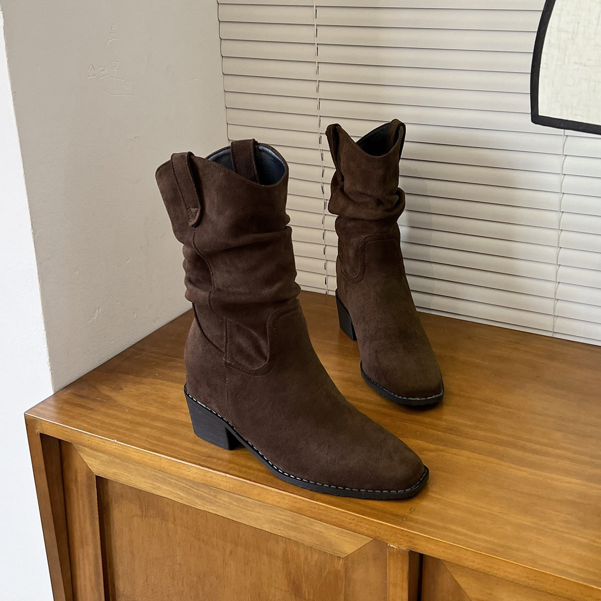 Women's Height Increasing Western Cowboy Booties Chunky Pile Style Women's Leather Boots