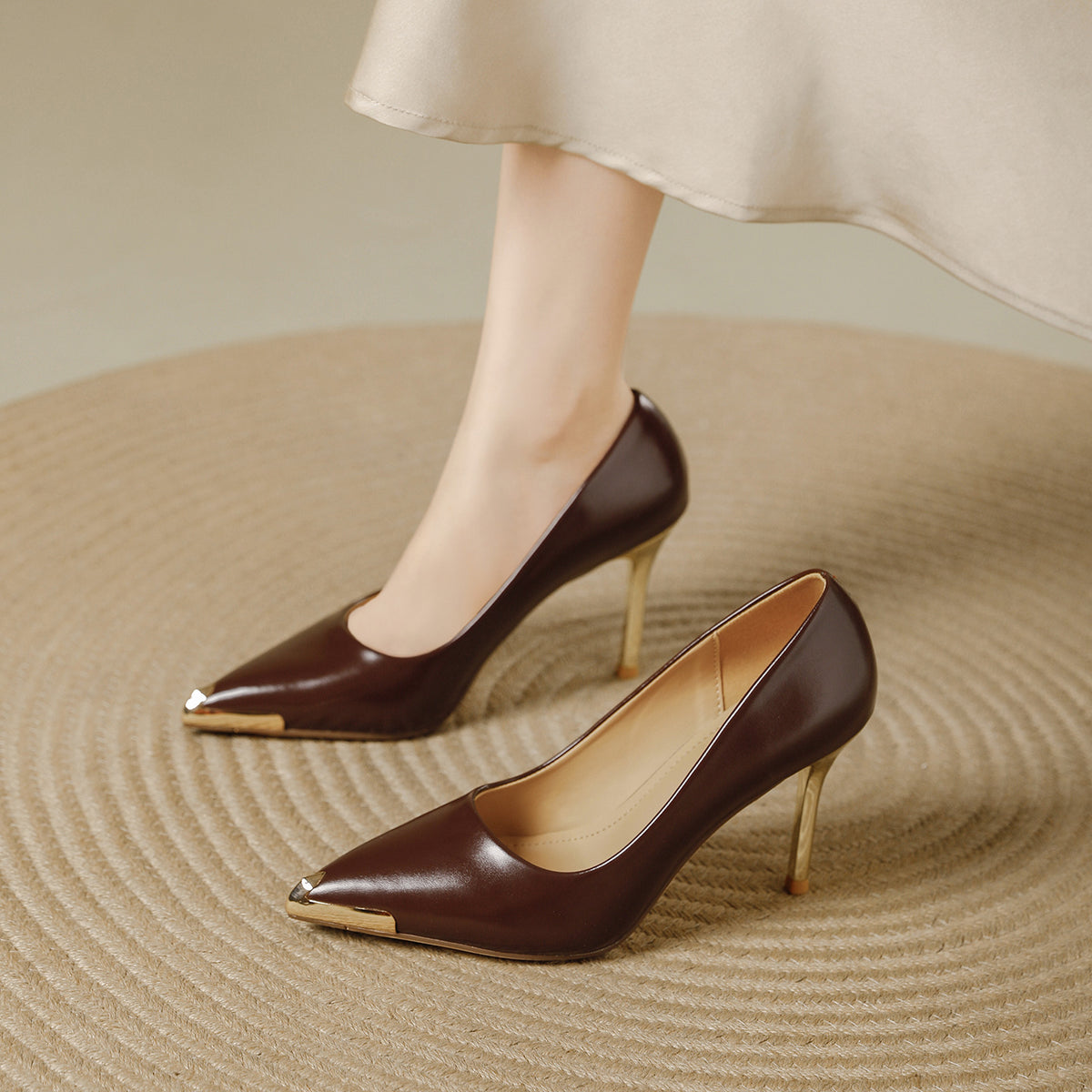 Women's Metal Pointed Toe Pumps Black Commuter Comfortable With Skirt Low-cut Heels
