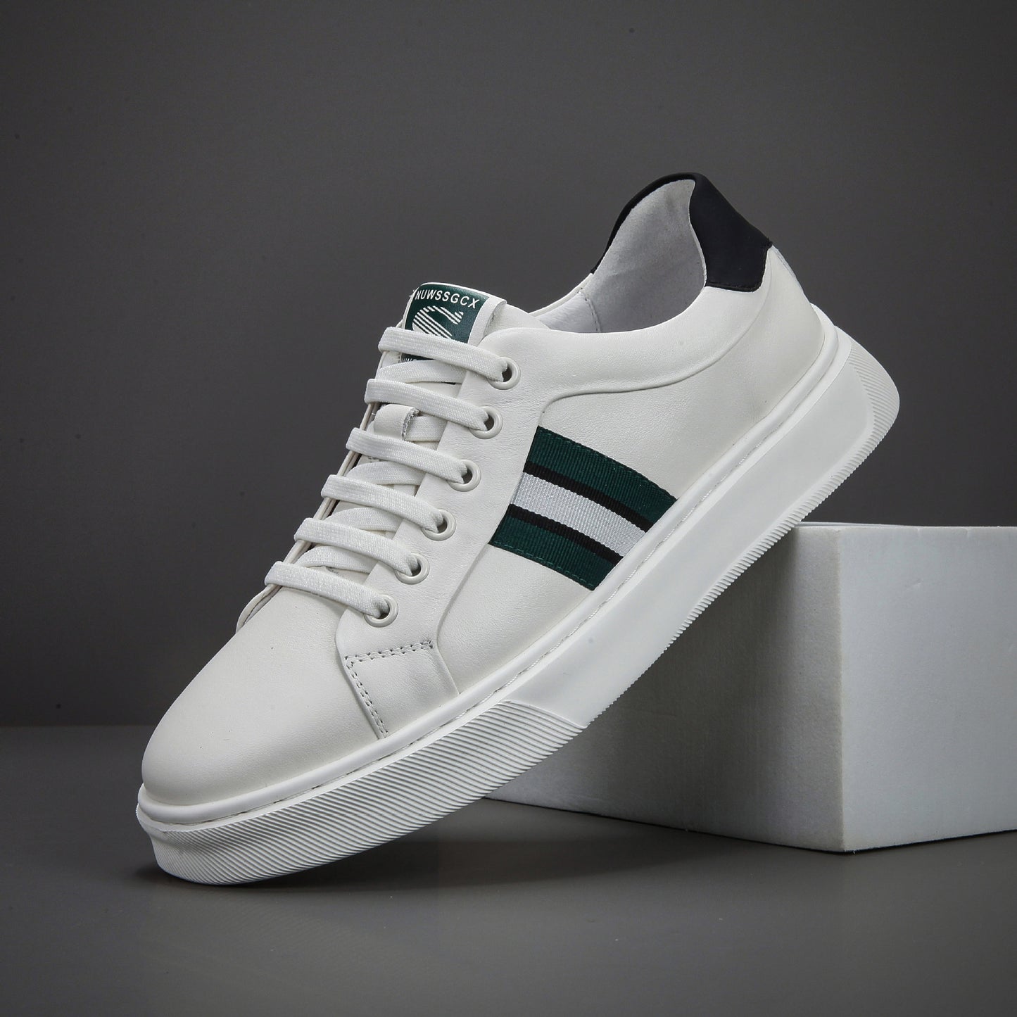 Men's White Spring Flat Sports Fashionable Korean Style Genuine Fashion Lightweight Casual Shoes