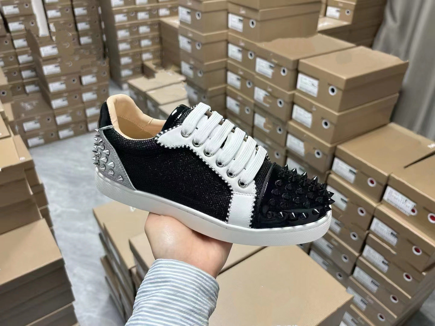 Men's Rivet Red Sole Trendy Flat Breathable Men's Board Shoes