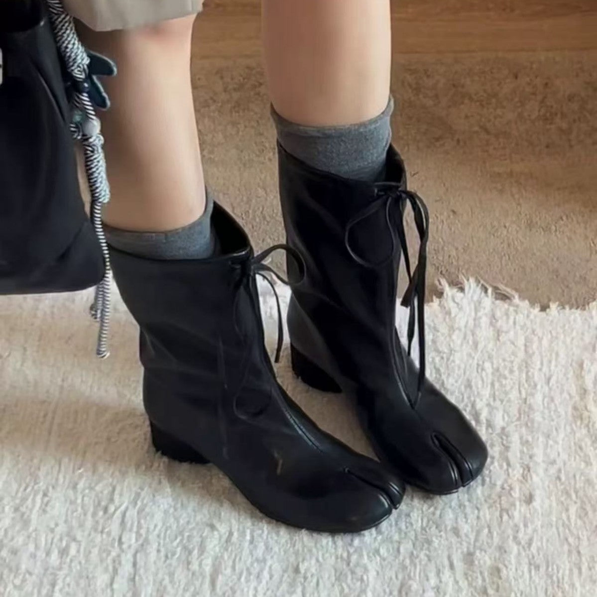Women's Sheepskin Version Wide Tube Split Toe Trotter Boots