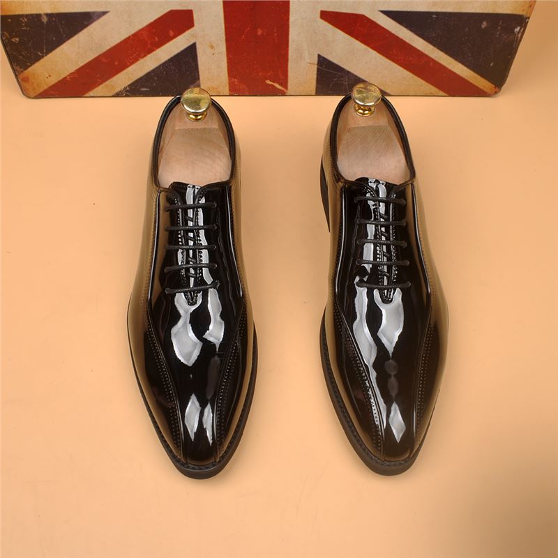 Men's Formal British Style Retro Breathable Wedding Men's Business Leather Shoes