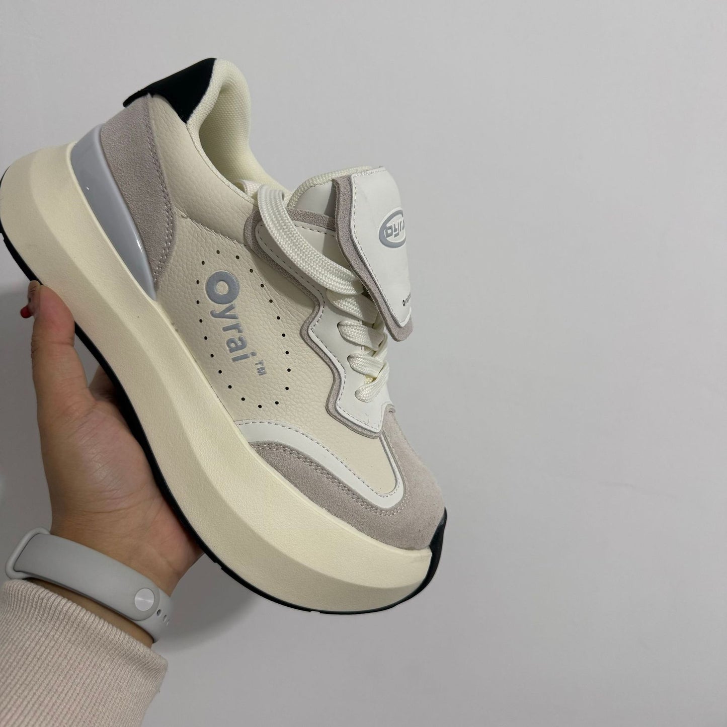 Board Thick Sole Retro Breathable Design Sneakers