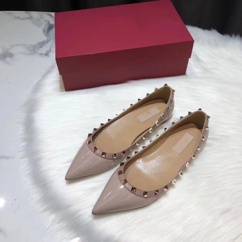 Women's Shallow Mouth Rivet Pointed Flat Summer Flat-heeled Wedding Women's Fashion Shoes