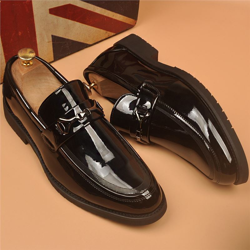 Men's British Glossy Pointed Patent Formal Wear Men's Business Leather Shoes
