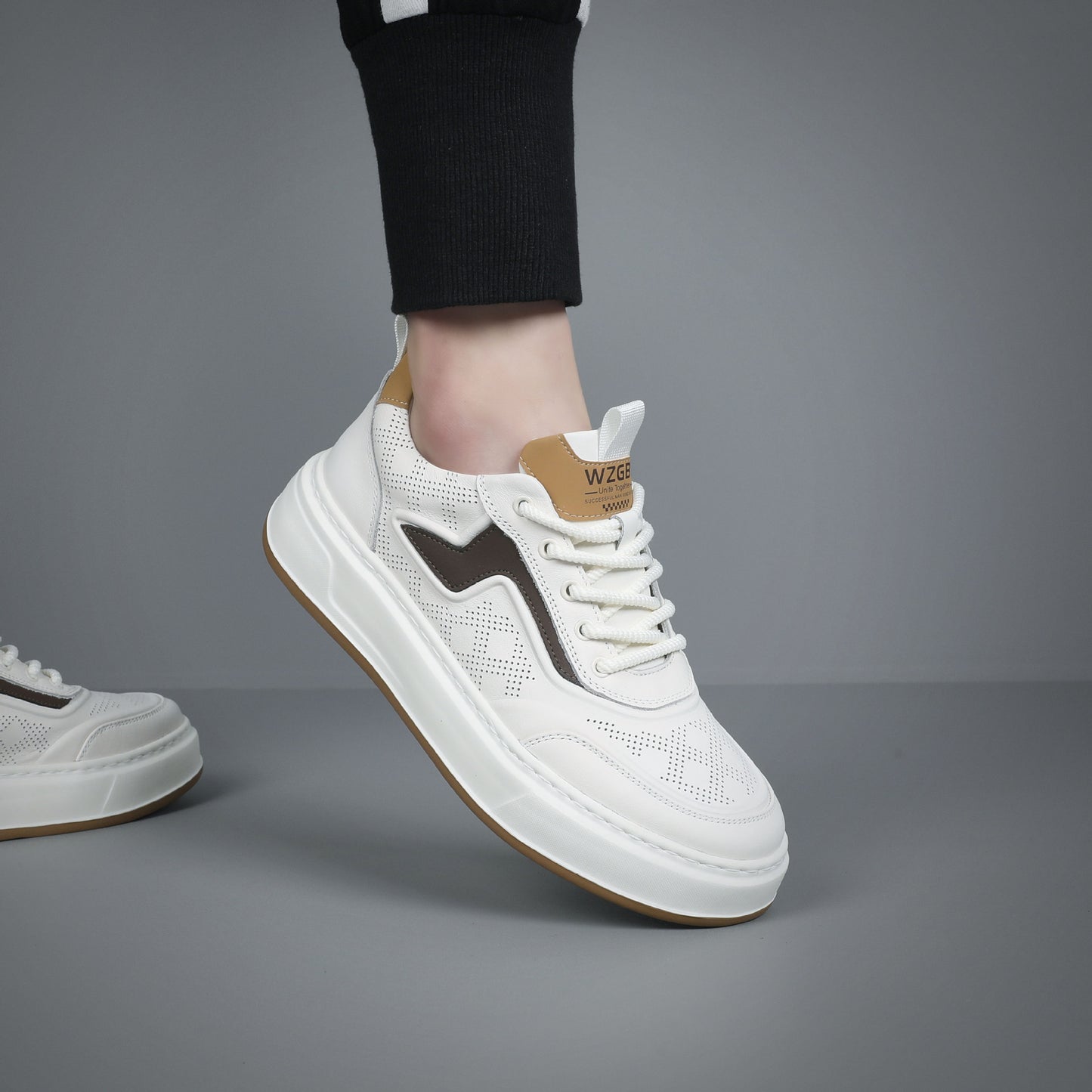 Men's Genuine Pure Cowhide Breathable Fashionable Soft Bottom Men's Board Shoes