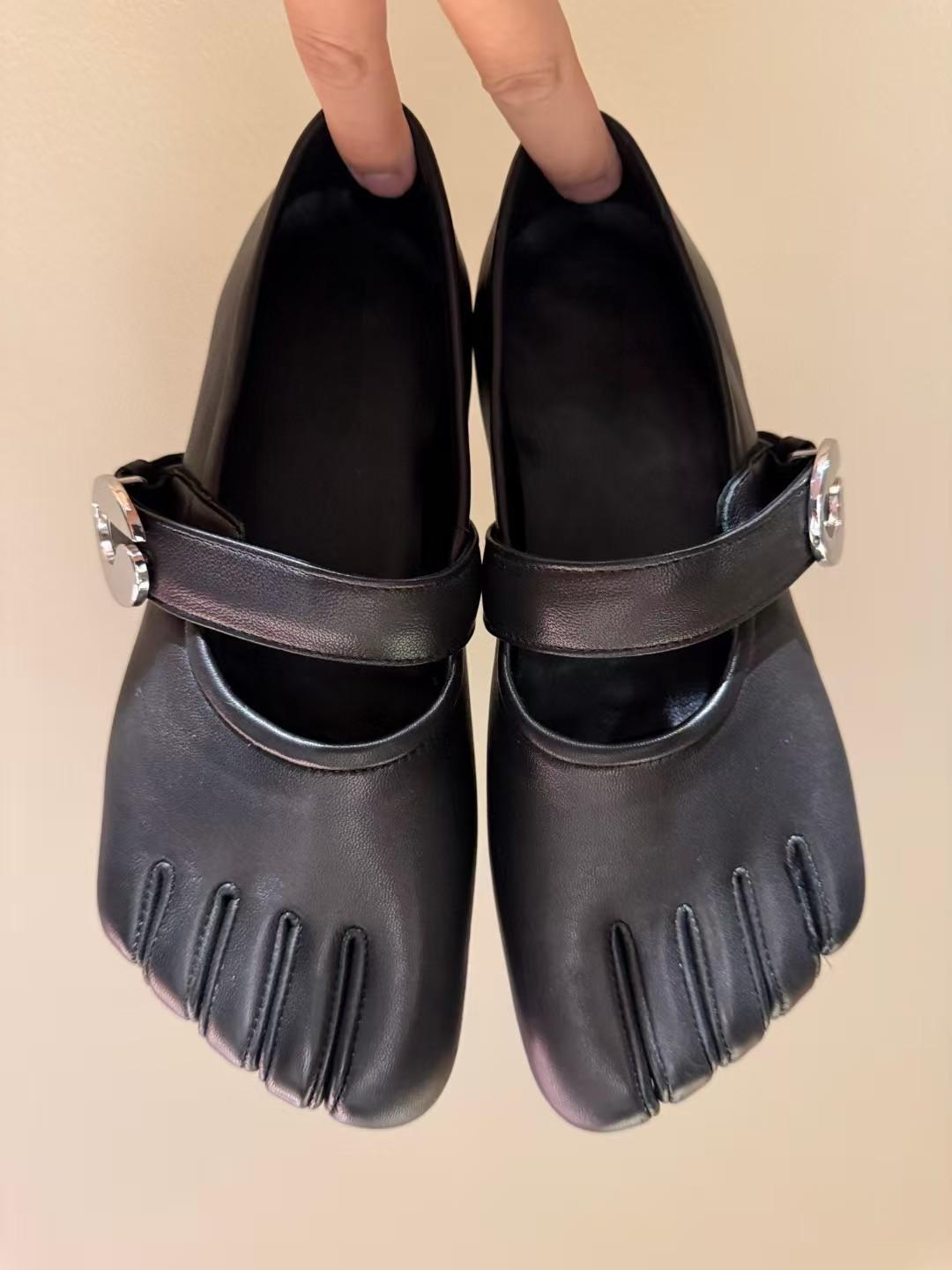 Women's Summer Square Head Shallow Mouth Flat Strap Velcro French Vintage Women's Fashion Shoes