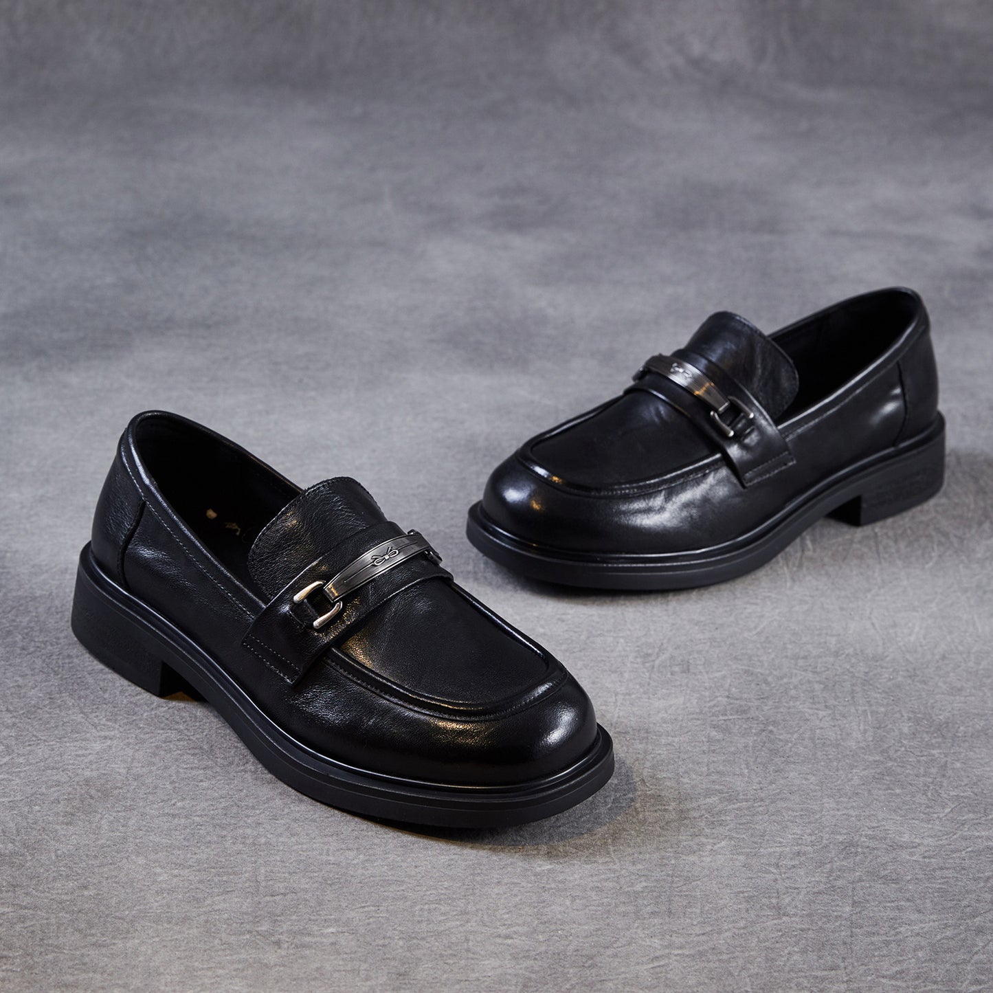 Women's Affordable Luxury Metal Buckle Slip-on Brown Thin Leather Shoes