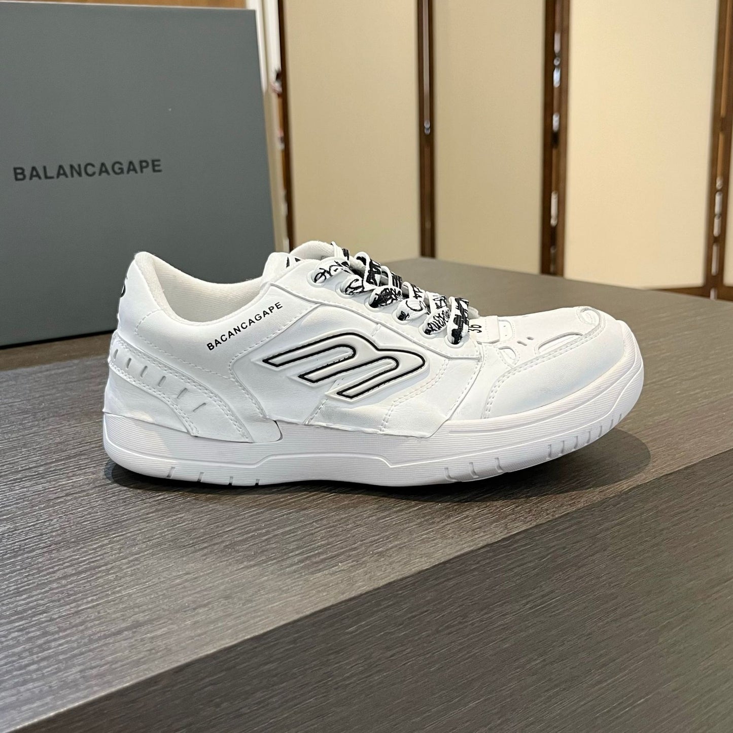 Women's & Men's Thick Sole Increased Lace Up Versatile Women's Sports Shoes