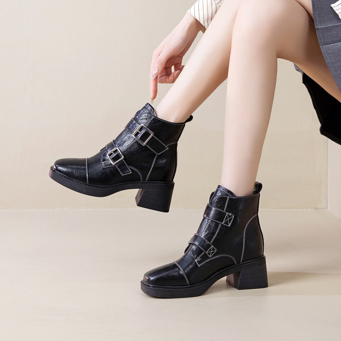 Women's Small Martin Spring British Style Velcro Niche Fashionable Belt Buckle Women's Leather Boots