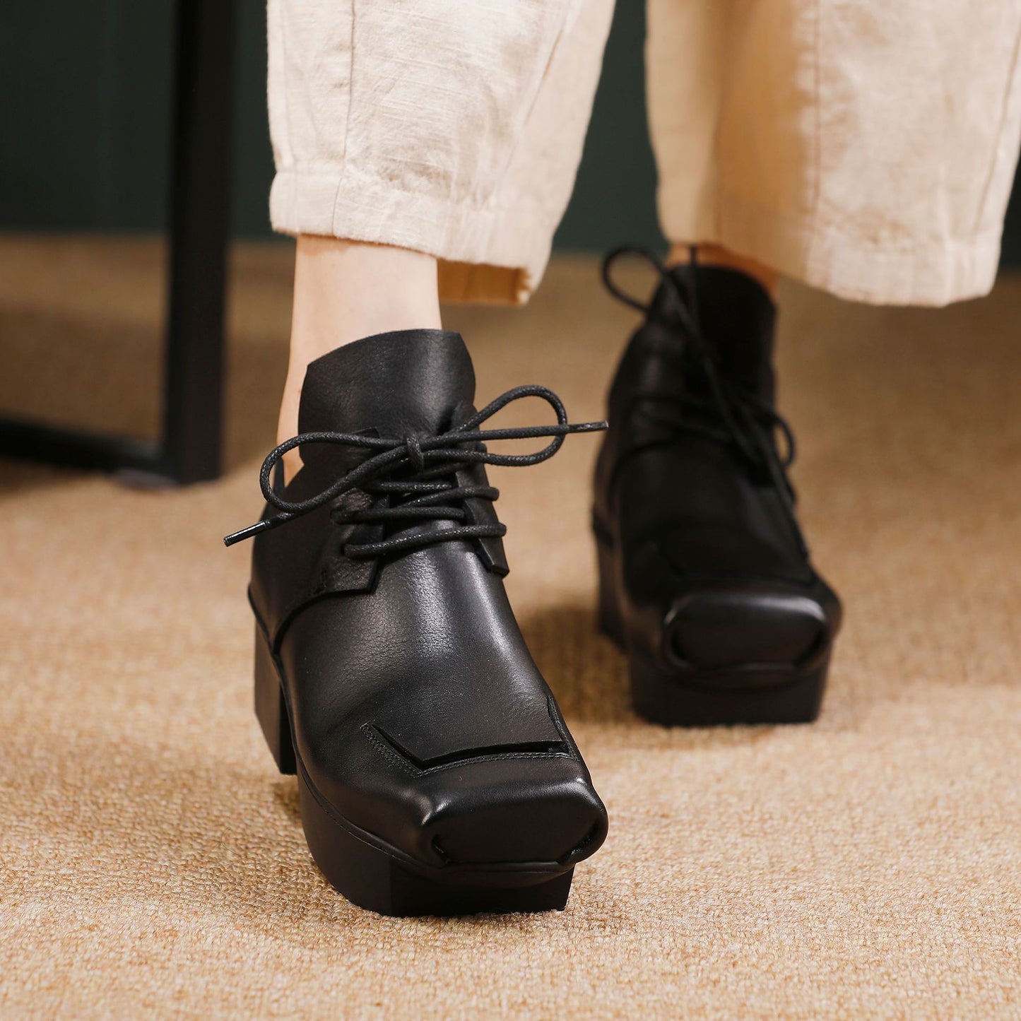Women's Retro Ankle High-cut Full Grain Cow Mid Heels