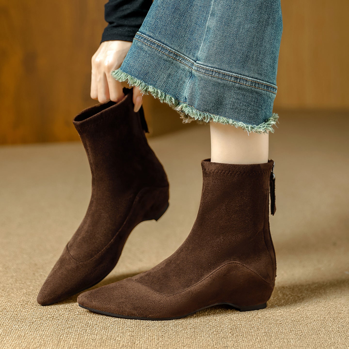 Women's Slimming French Retro Pointed Toe Suede Short For Height Increasing Women's Leather Boots