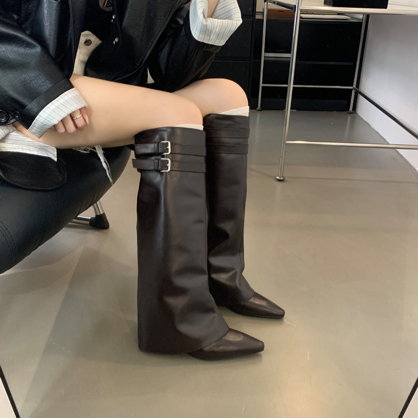 Korean Style Fashionable Pantyhose Pointed Toe Thin Mid Below The Women's Leather Boots