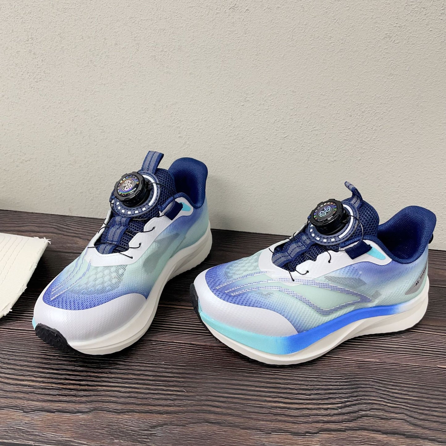 Children's Light Comfortable Rotating Button Summer Single Children's Sports Shoes