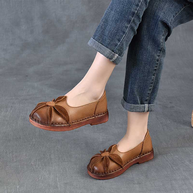 Women's Ethnic Style Mother First Layer Cowhide Soft Bottom Shallow Women's Casual Shoes