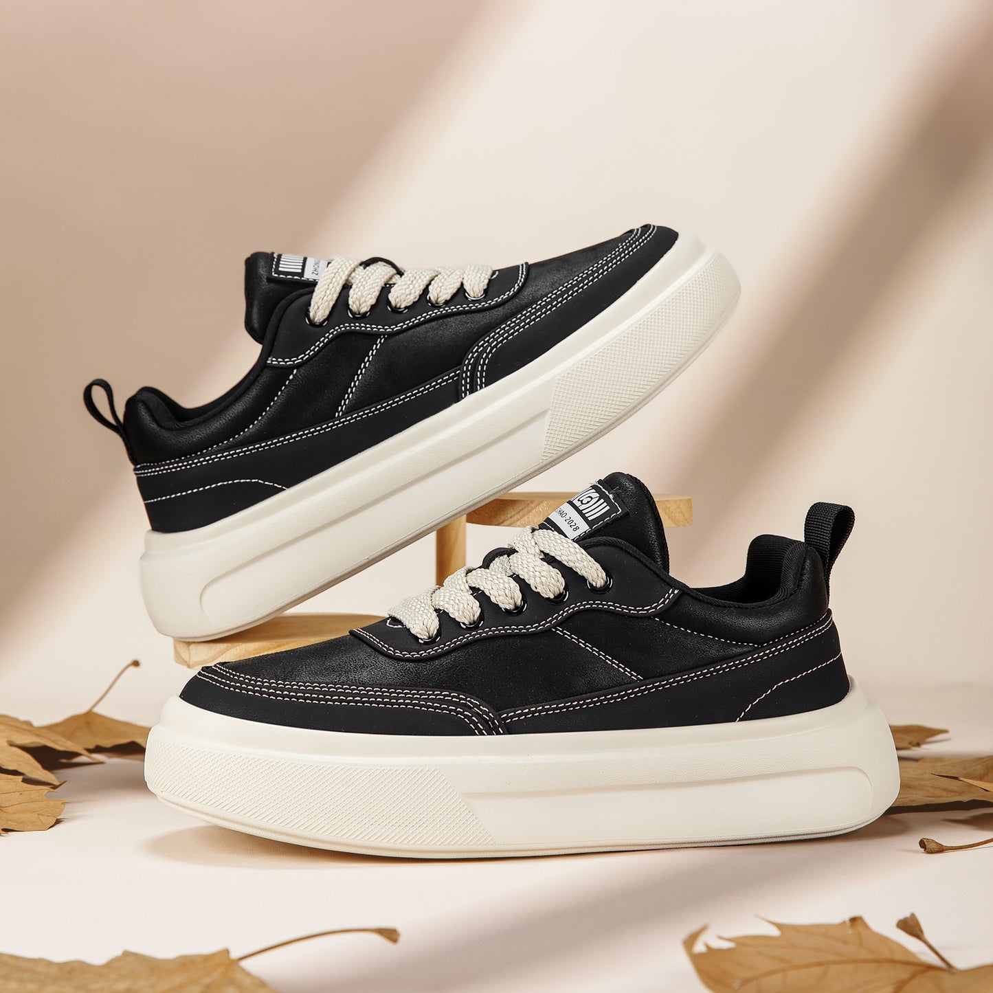 Men's Thick-soled Spring Fashion Retro Simple Lightweight Men's Board Shoes