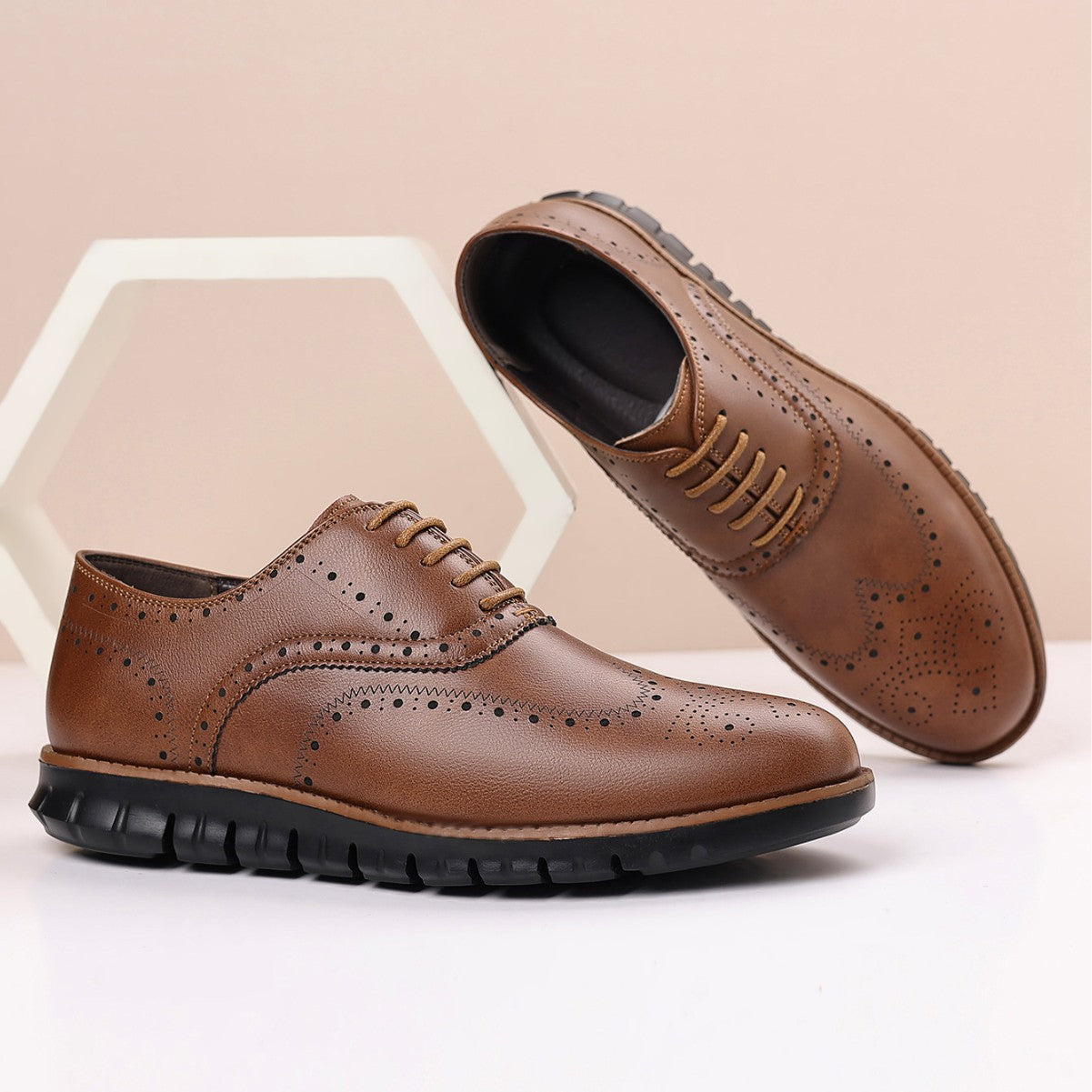 Men's Quality Hollow Bottom Sole Light Weight Carved Men's Sports Shoes