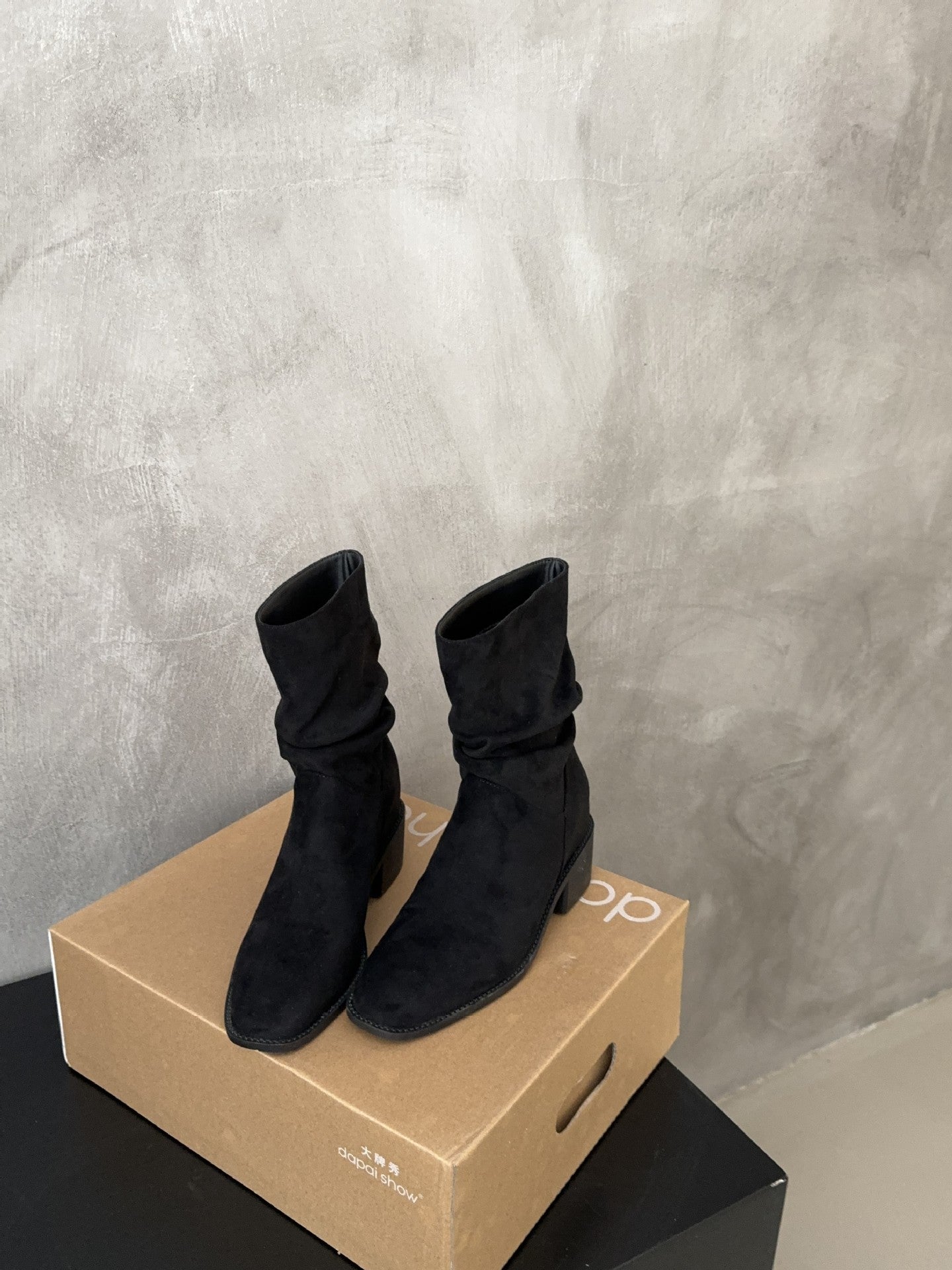 Women's Pile Elegant Short Sleeve Height Increasing Insole Boots