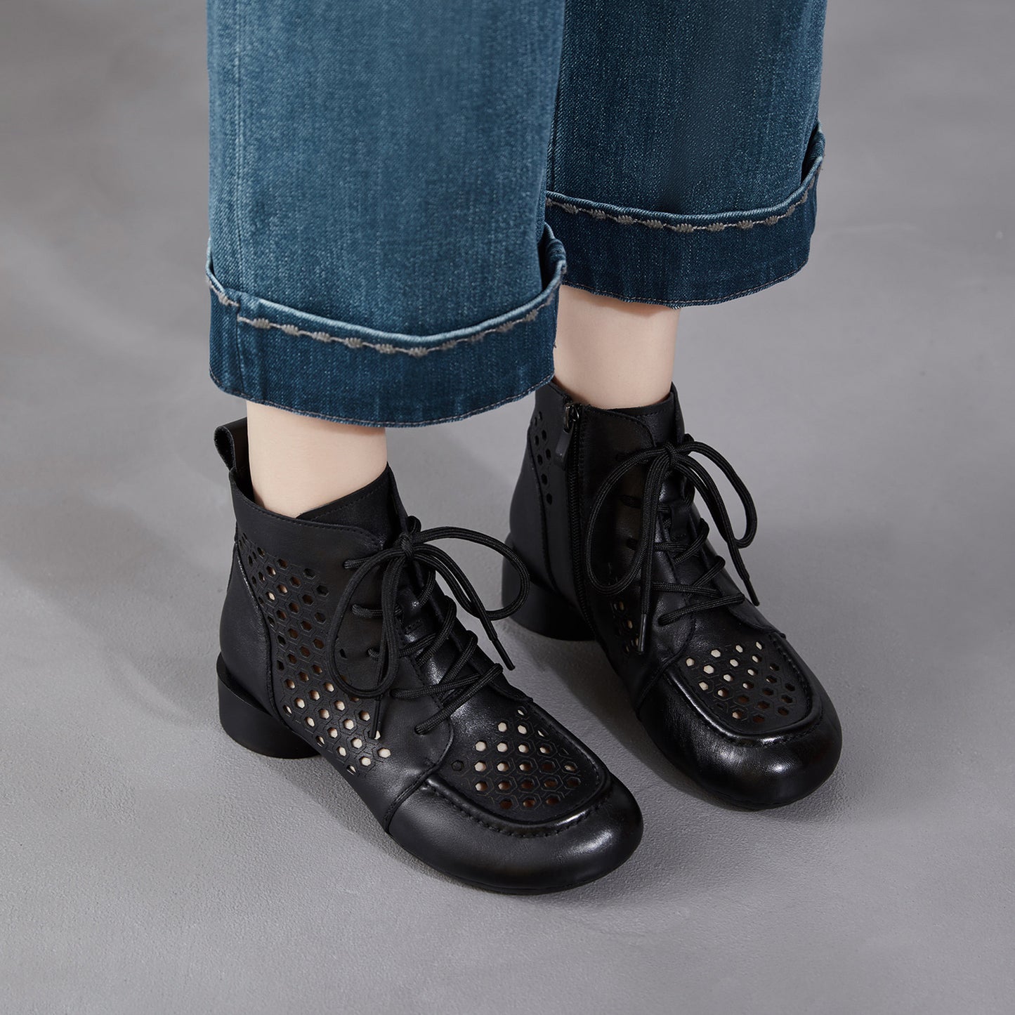 Women's Retro Authentic Hollow Out Martin Top Layer Cattlehide Fashion Women's Leather Boots