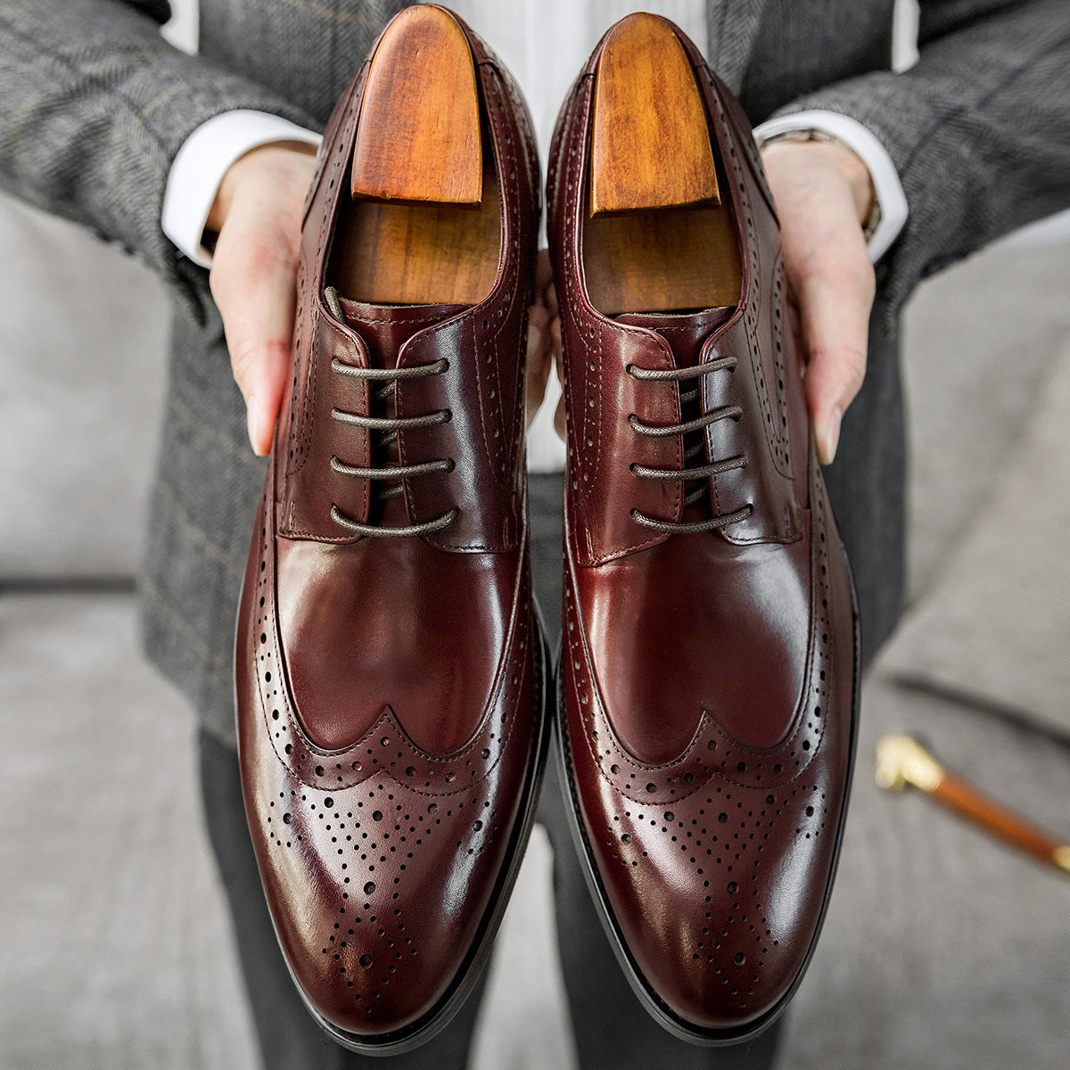 Fashion Elegant Men's Brogue British Carved Leather Shoes
